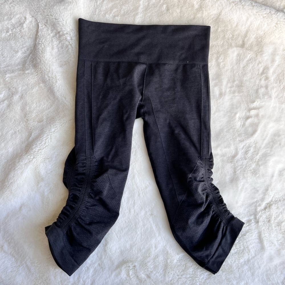Lulu lemon legging great condition 
23”